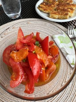 Tomatensalat mit Fetasticks